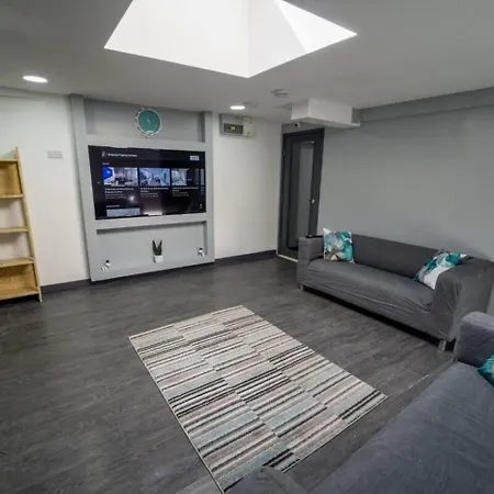 Beautiful 1-bed In Apartment *
